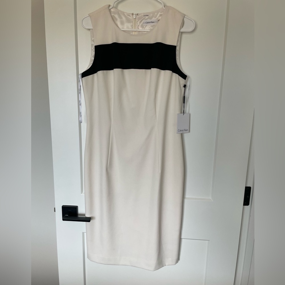 NWT Calvin Klein Colorblock Sheath Dress – Size 8 – Classic Elegance